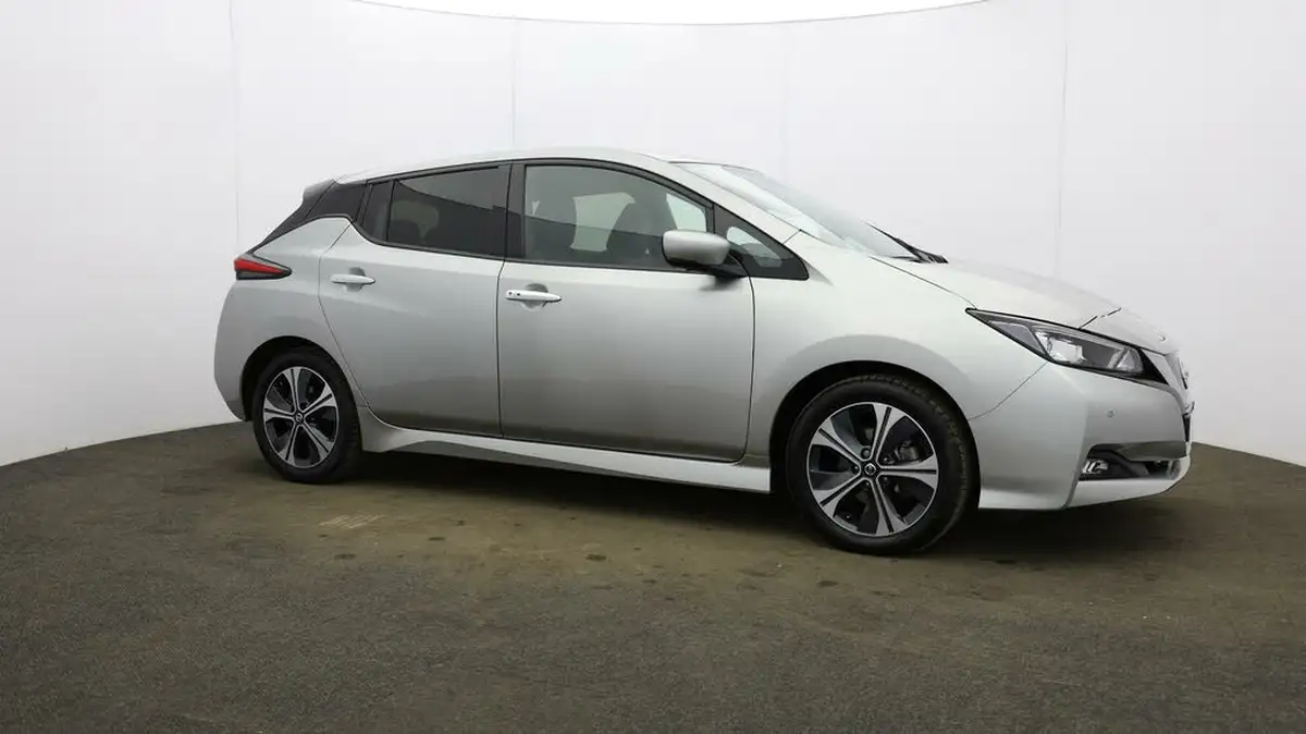 2021-nissan-leaf-e-tekna-big-48