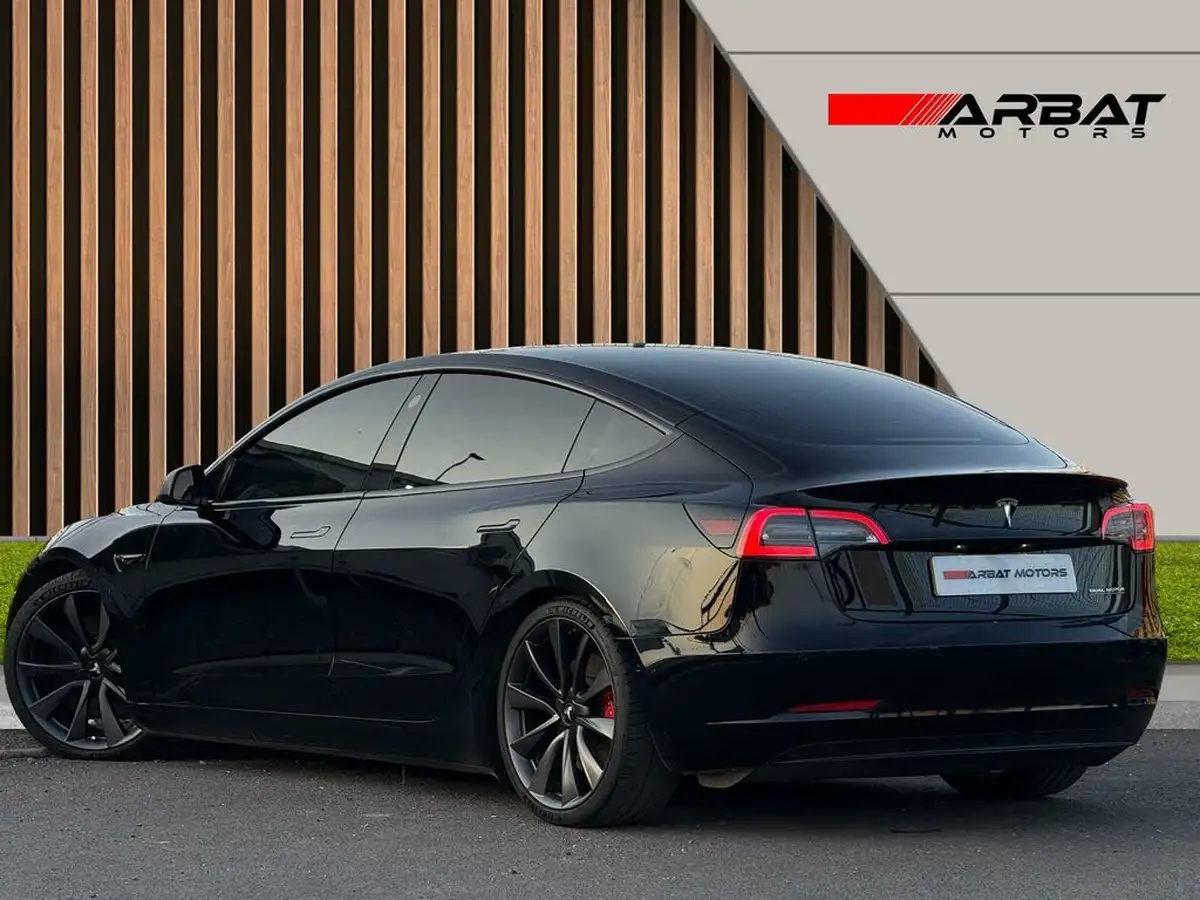 2020-tesla-model-3-e-performance-big-2