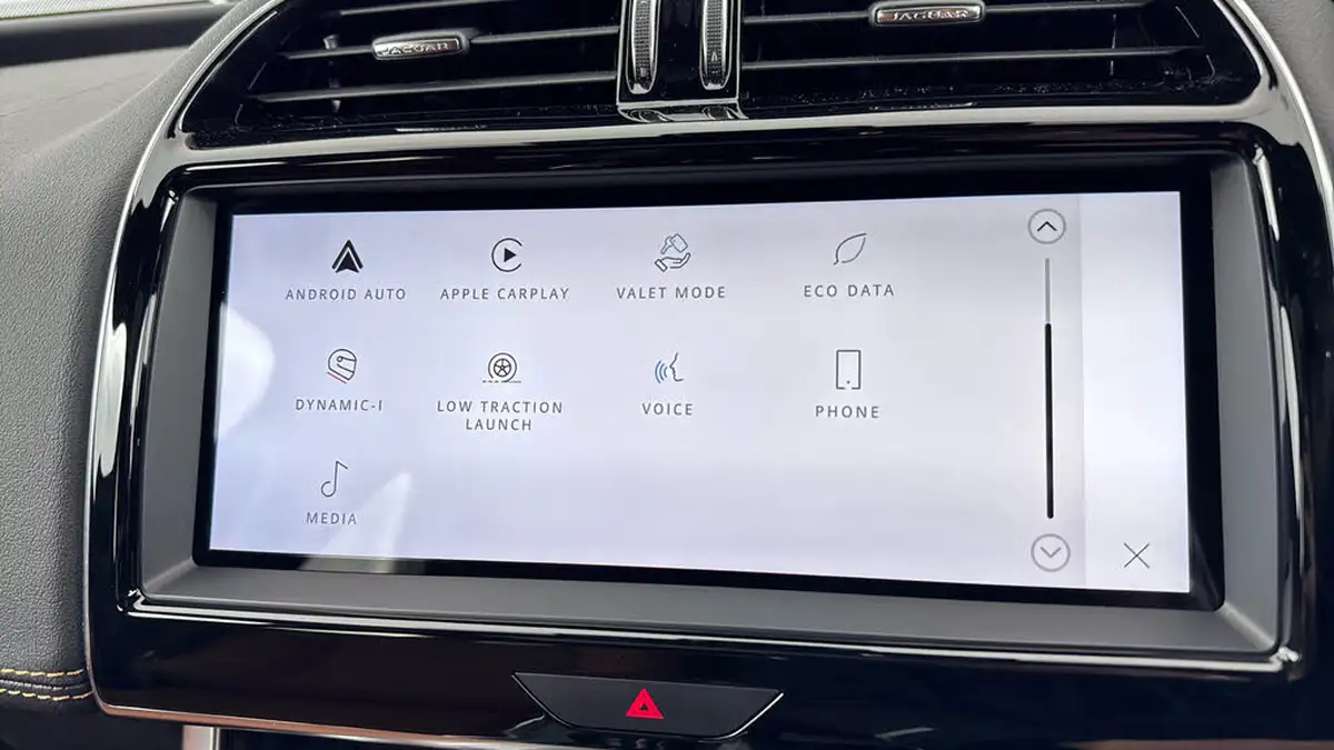 2021-jaguar-xe-20-p250-r-dynamic-se-big-18