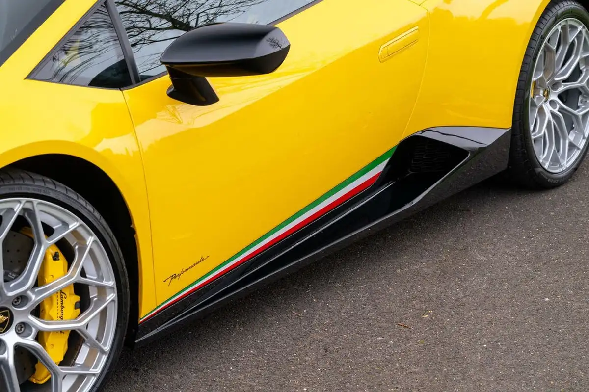 2018-lamborghini-huracan-52-performante-coupe-big-26