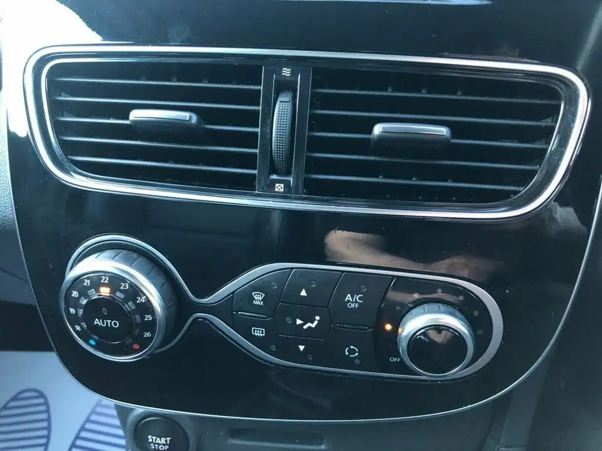 2017-renault-clio-15dci-signature-nav-110bhp-big-34