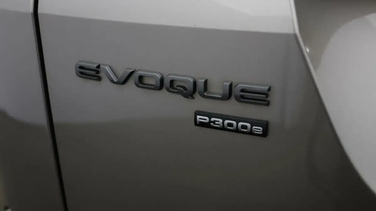 2022-land-rover-range-rover-evoque-15-p300e-r-dynamic-s-big-20