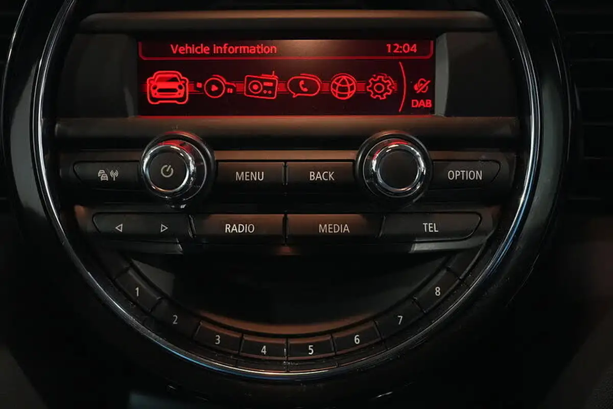 2016-mini-cooper-15-cooper-ss-hatchback-5d-big-30
