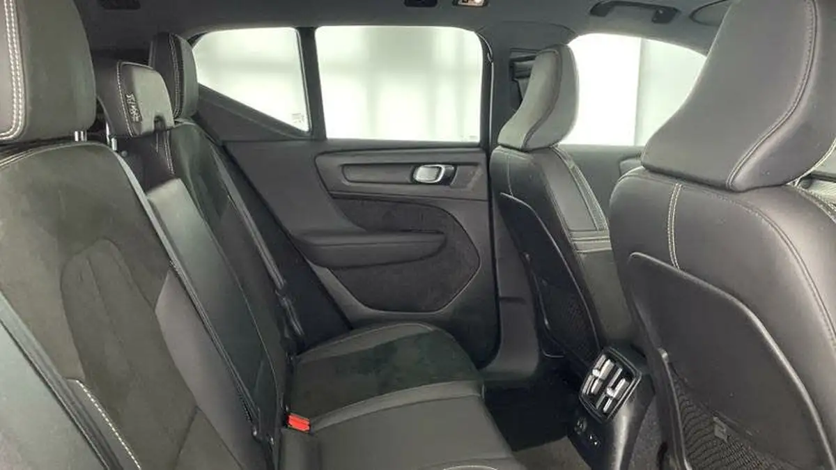 2022-volvo-xc40-15-t5-r-design-pro-big-26
