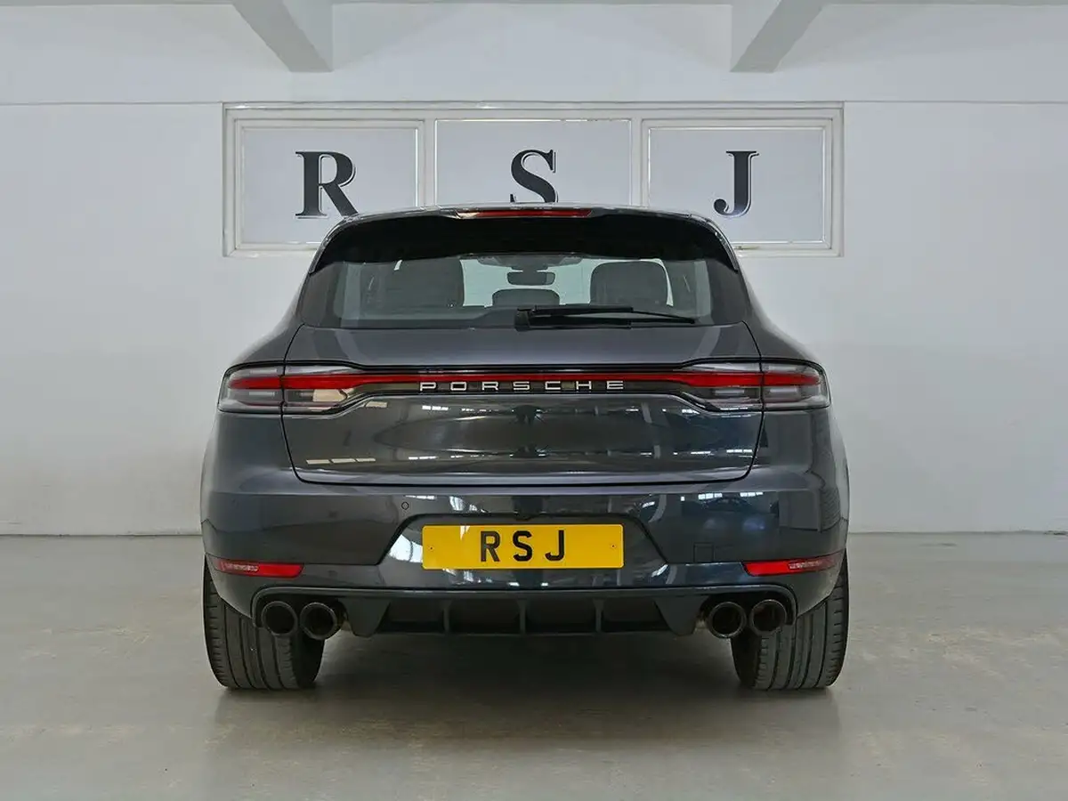 2020-porsche-macan-30-s-big-3