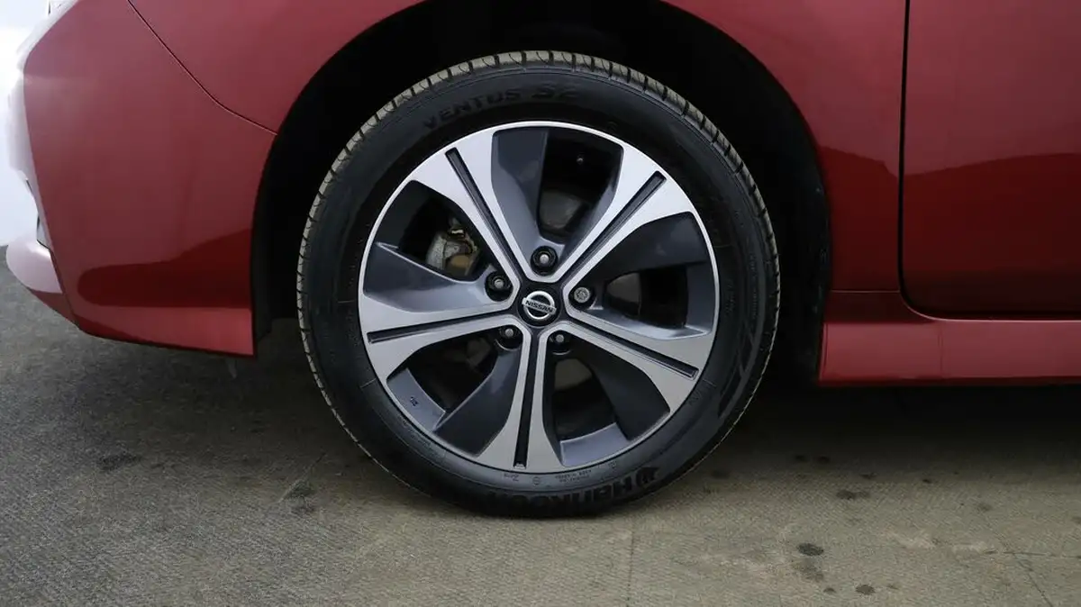 2021-nissan-leaf-e-e-tekna-big-17