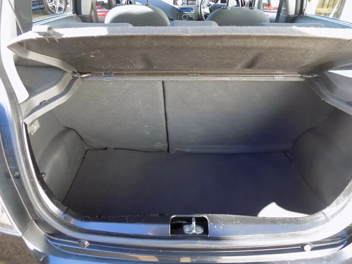 2012-chevrolet-spark-12-ls-big-11