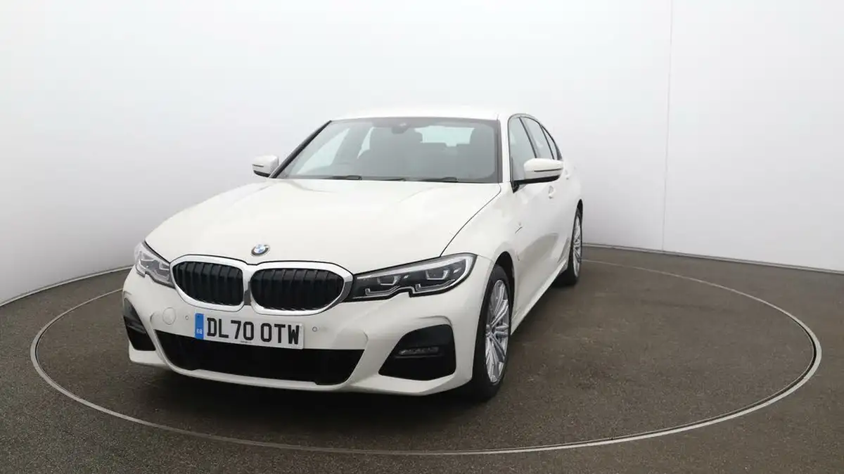 2020-bmw-3-series-20-330e-m-sport-saloon-4d-big-36