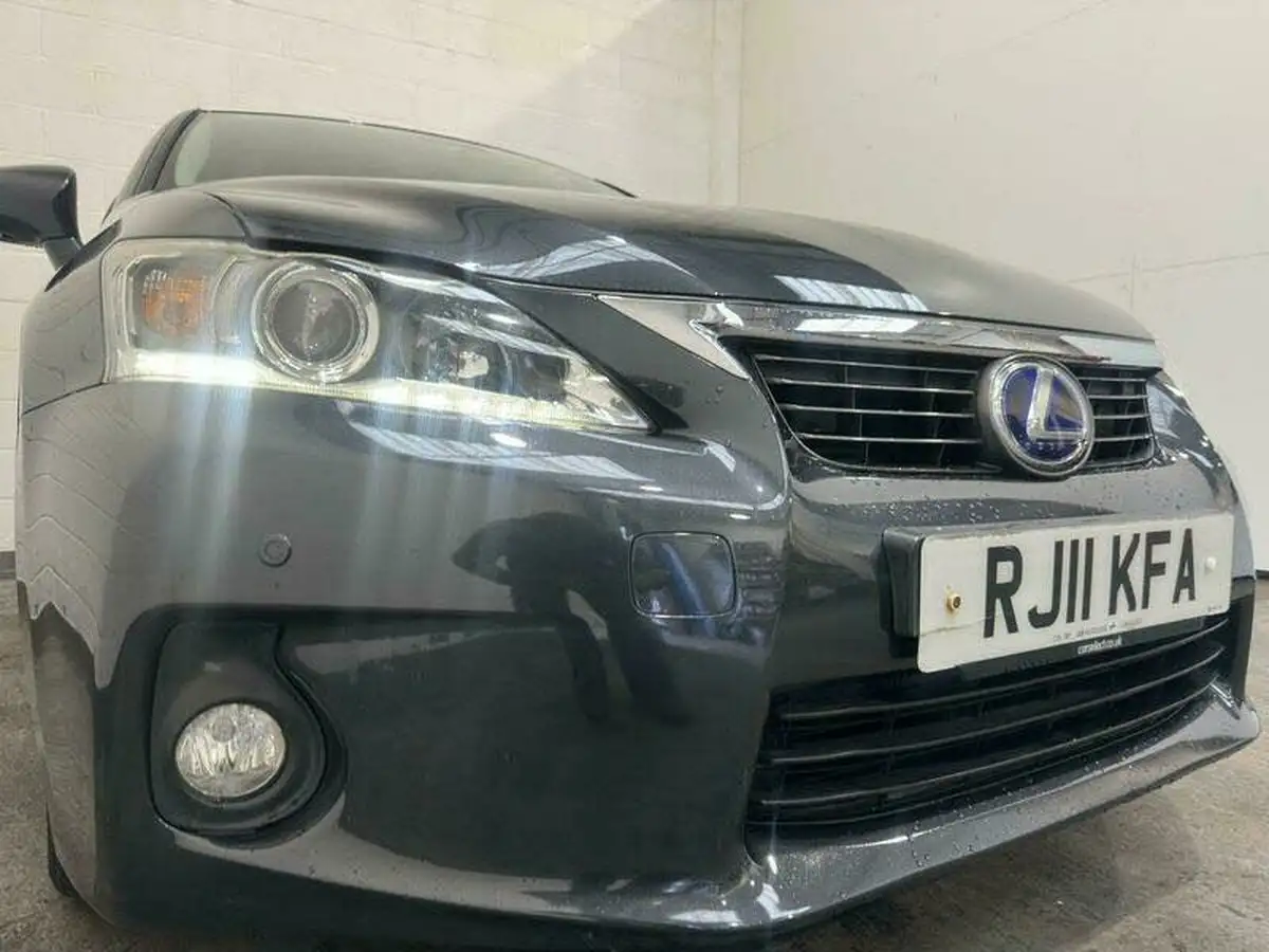 2011-lexus-ct-200h-18-se-l-big-7