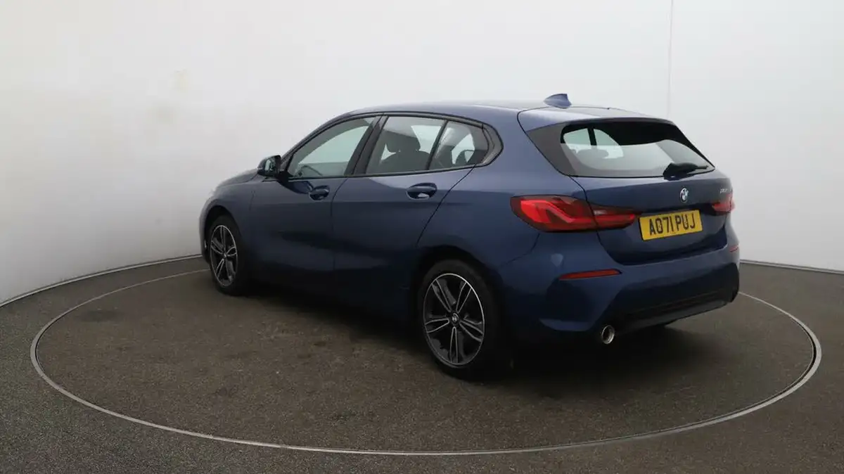 2021-bmw-1-series-15-118i-sport-lcp-big-53