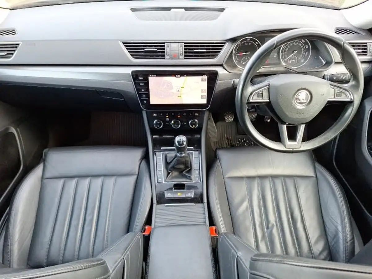 2019-skoda-superb-20tdi-se-l-executive-150ps-hatchback-big-2