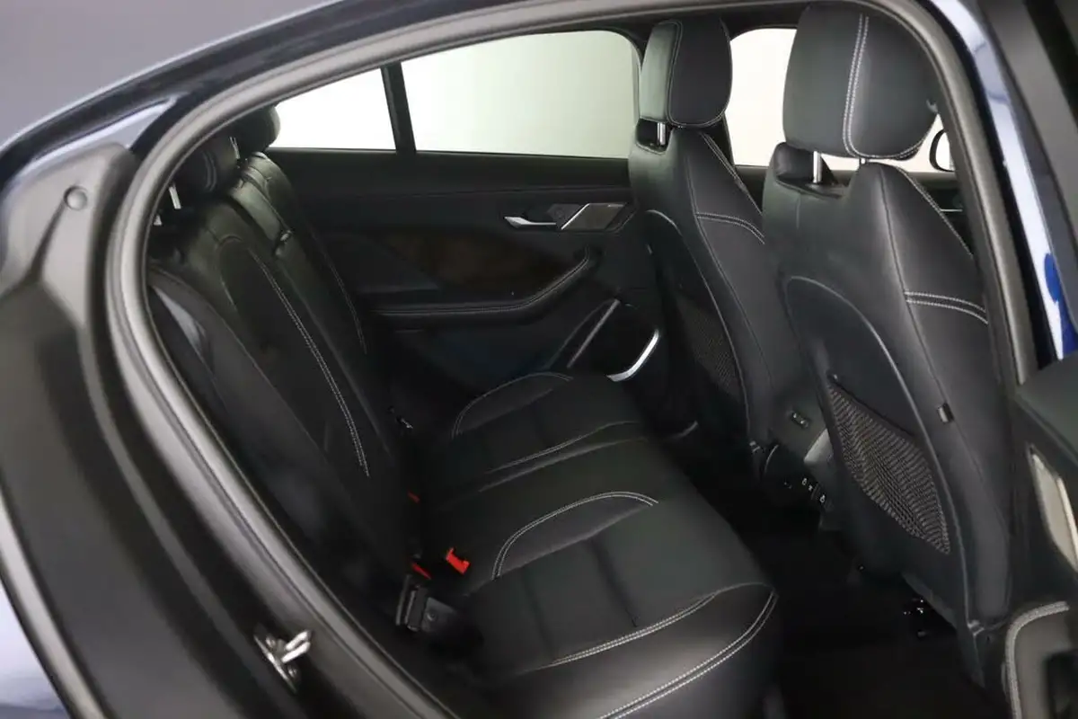 2022-jaguar-i-pace-ev400-hse-black-big-16