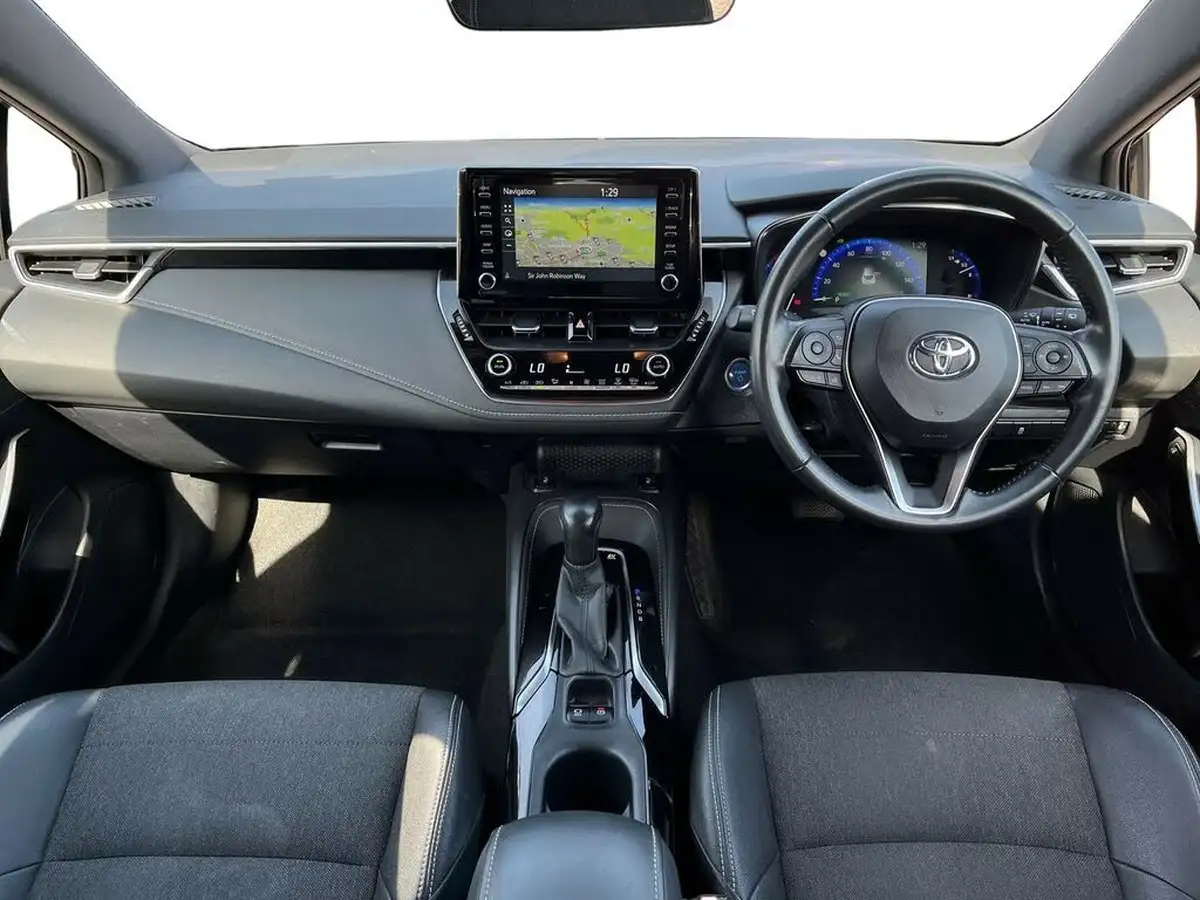 2022-toyota-corolla-18-vvt-i-design-120bhp-trk-hatchback-5d-big-5