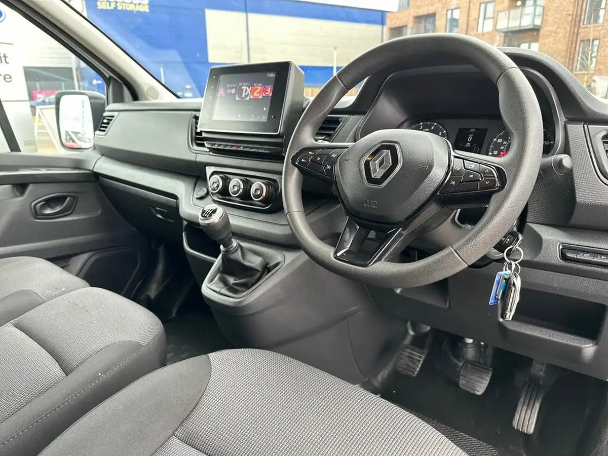 2022-renault-trafic-20dci-sl30-130-business-big-16