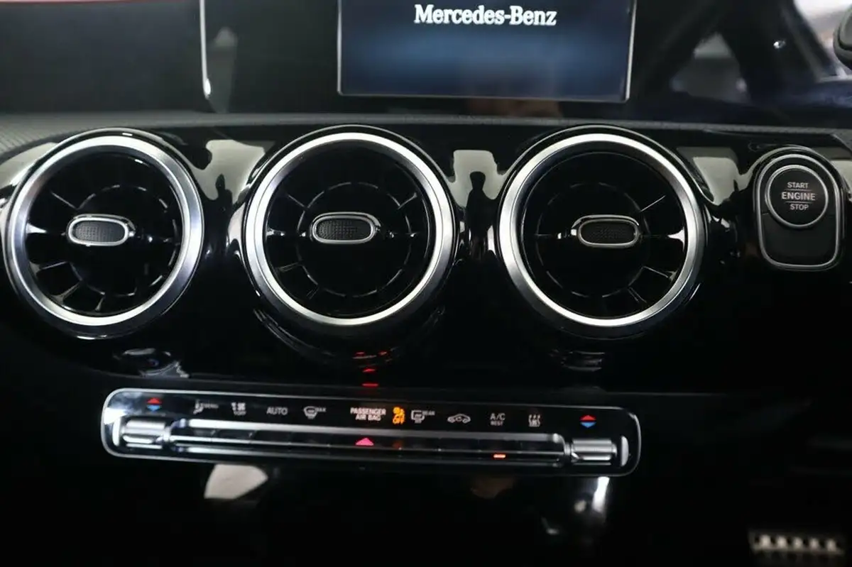 2021-mercedes-benz-a-class-13-a250e-amg-line-hatchback-5d-big-18