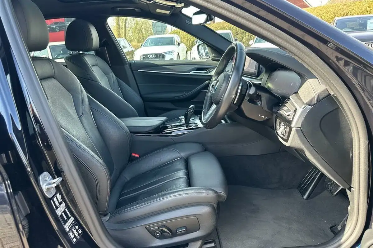 2022-bmw-5-series-30td-530d-xdrive-m-sport-mht-saloon-4d-big-32