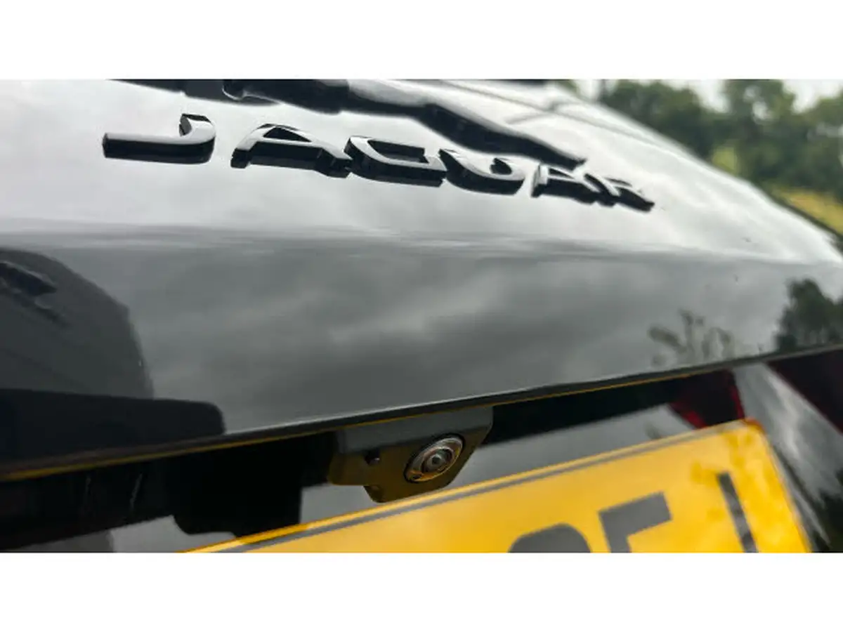 2024-jaguar-f-pace-20-d200-r-dynamic-s-big-12