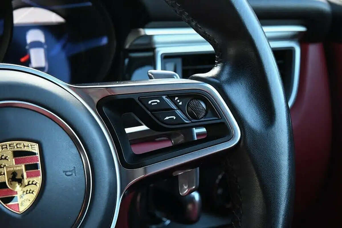 2018-porsche-macan-30-gts-big-22