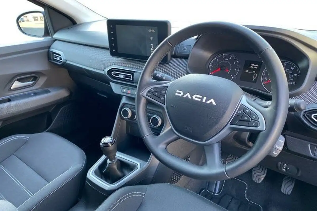 2025-dacia-jogger-10-tce-expression-big-10