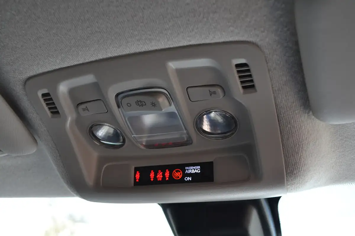 2023-citroen-c3-12-puretech-c-series-edition-83ps-ss-big-14