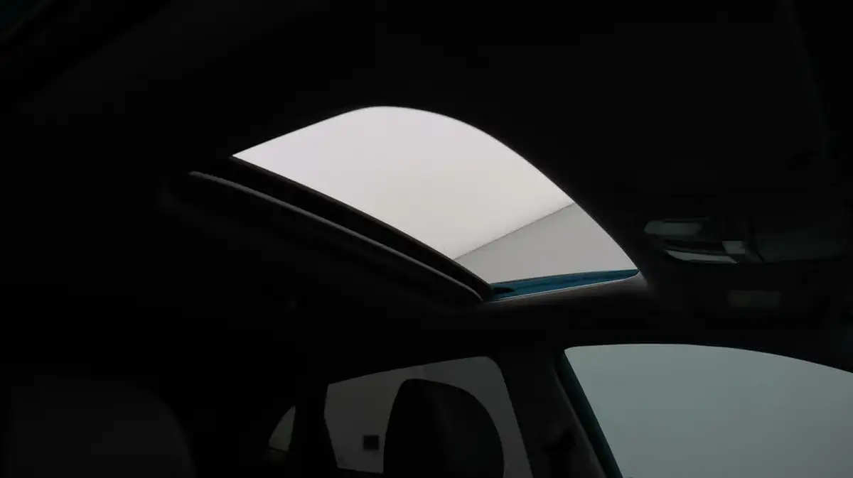 2023-hyundai-kona-e-ultimate-204ps-64kwh-105kw-obc-big-30