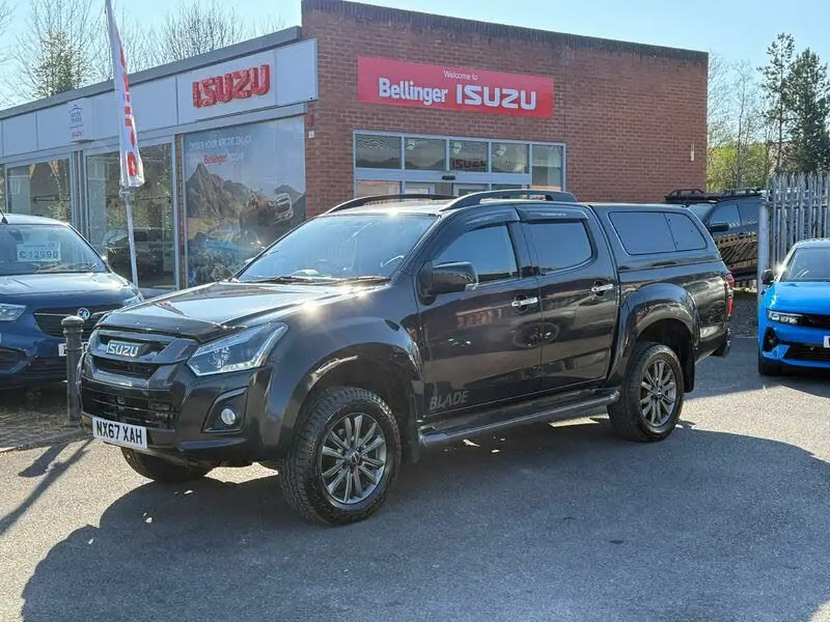 2017-isuzu-d-max-19td-blade-auto-big-3
