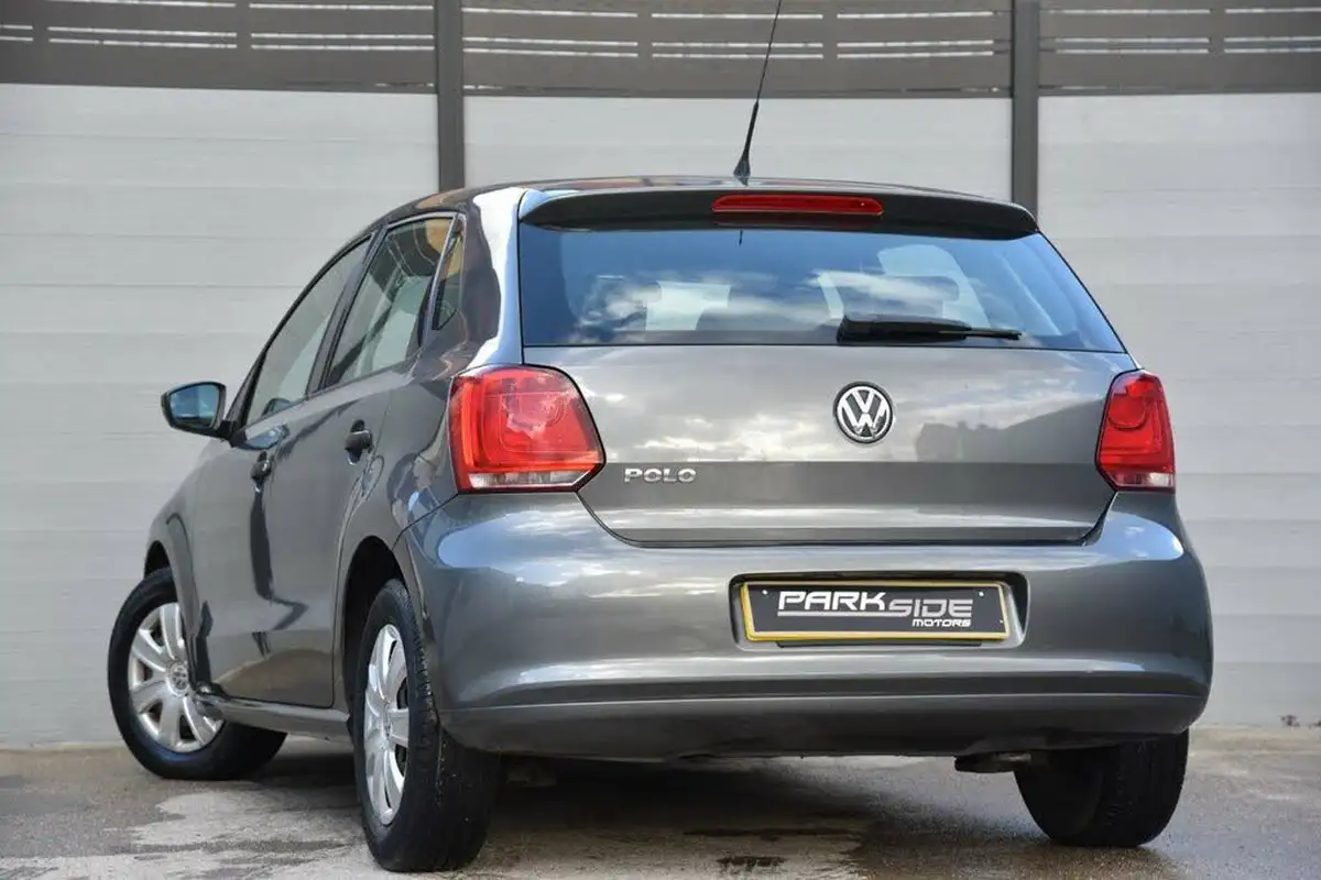 2010-volkswagen-polo-12-s-5d-big-2