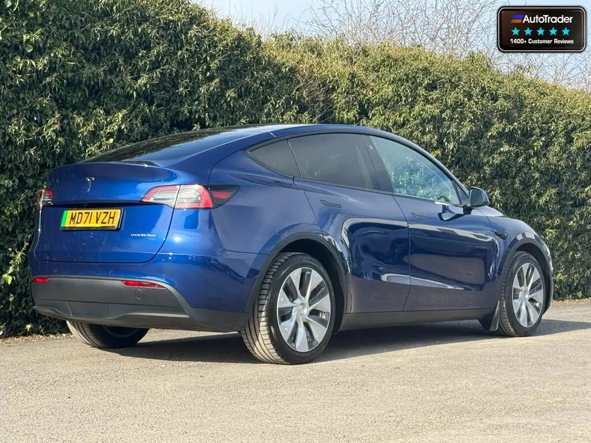 2022-tesla-model-y-e-long-range-big-4