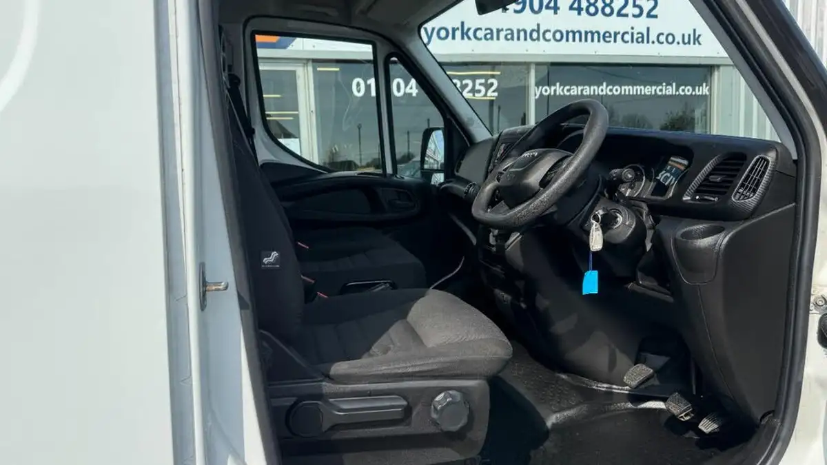 2022-iveco-daily-s-class-23td-35s14v-business-3520mm-h2-136pseu6dt-big-21