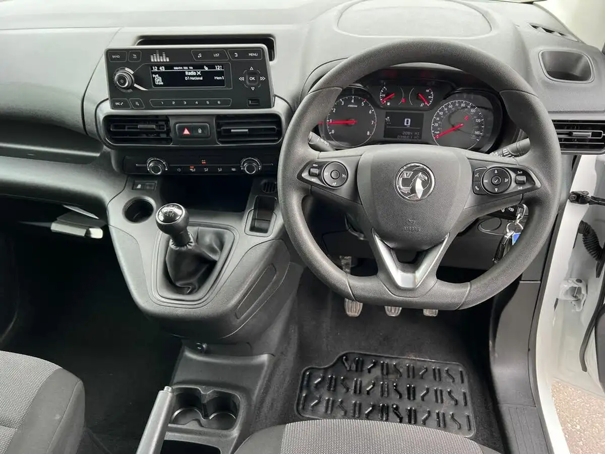 2021-vauxhall-combo-15cdti-dynamic-2300-100pseu6dt-l1h1-panel-big-16