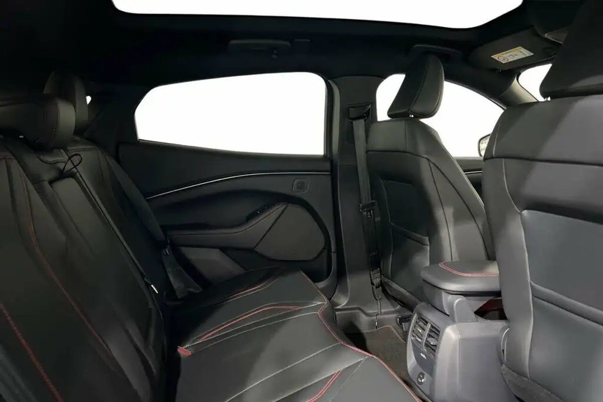2023-ford-mustang-mach-e-big-9