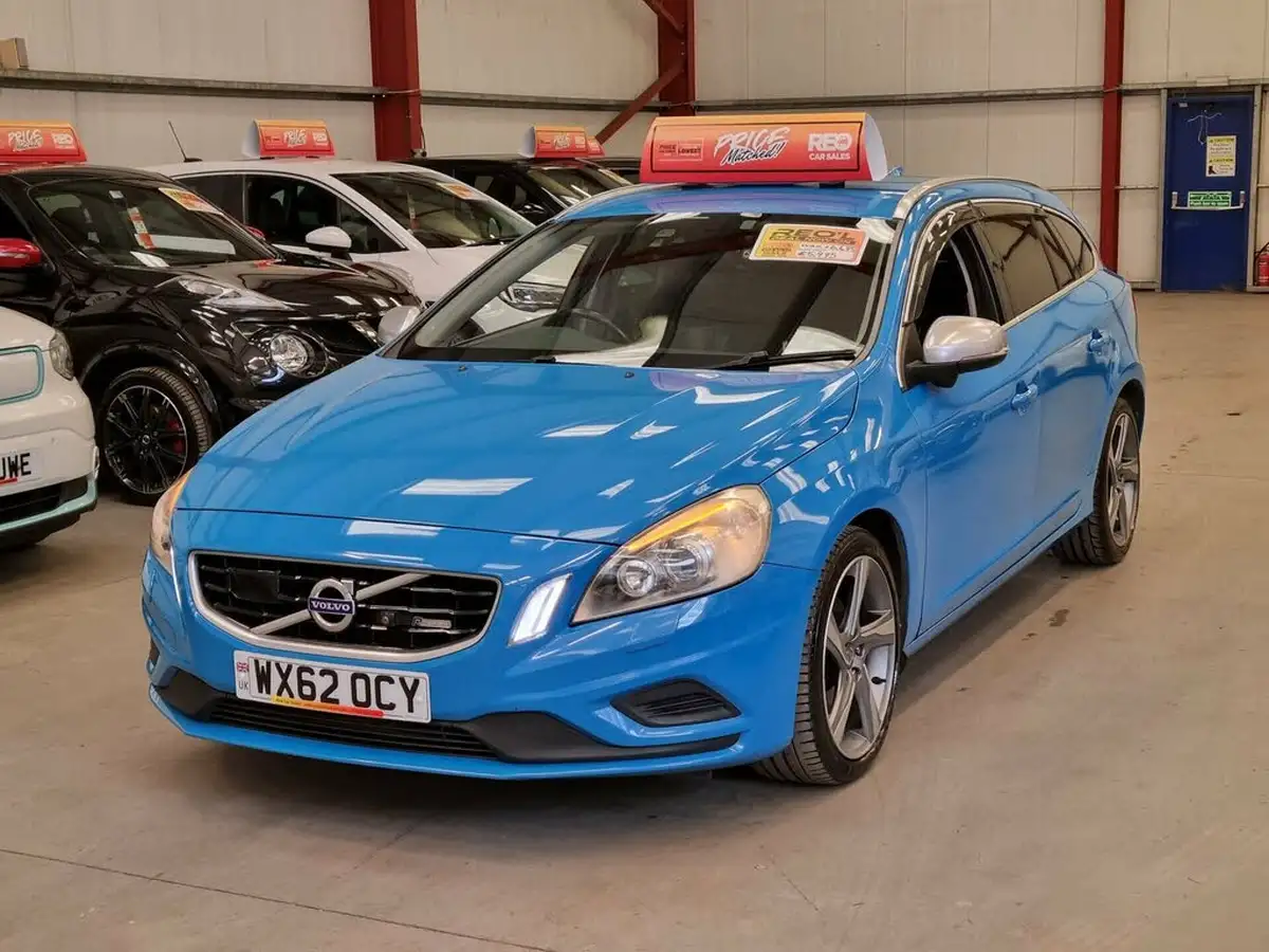 2012-volvo-v60-big-3