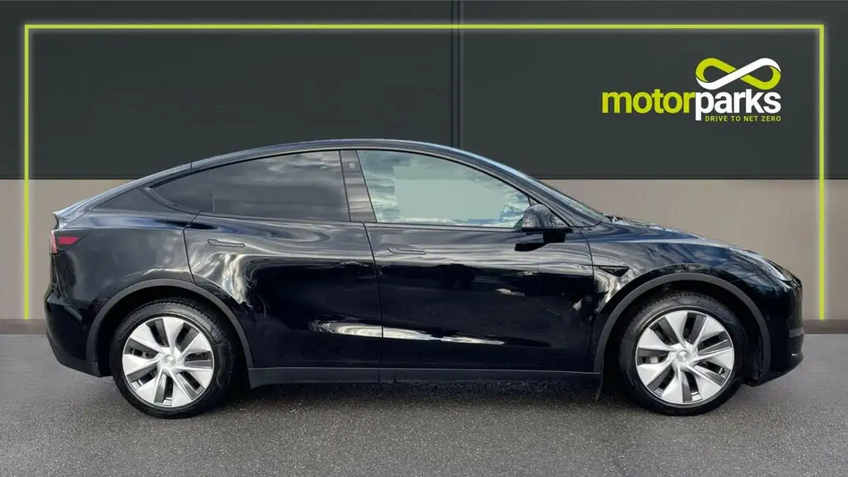 2022-tesla-model-y-e-long-range-big-1