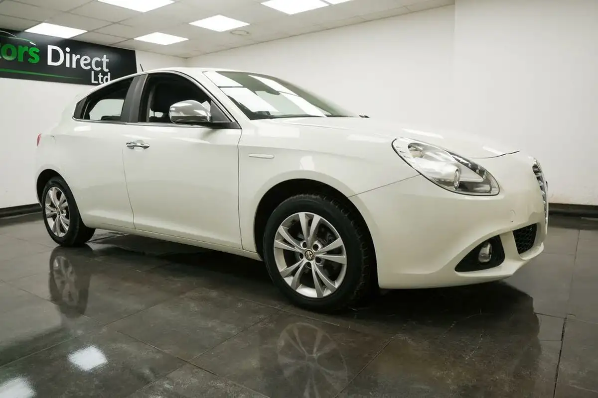2014-alfa-romeo-giulietta-14-distinctive-120bhp-big-3