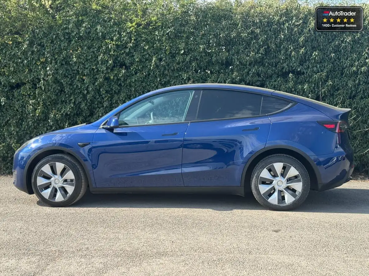 2022-tesla-model-y-e-long-range-big-38