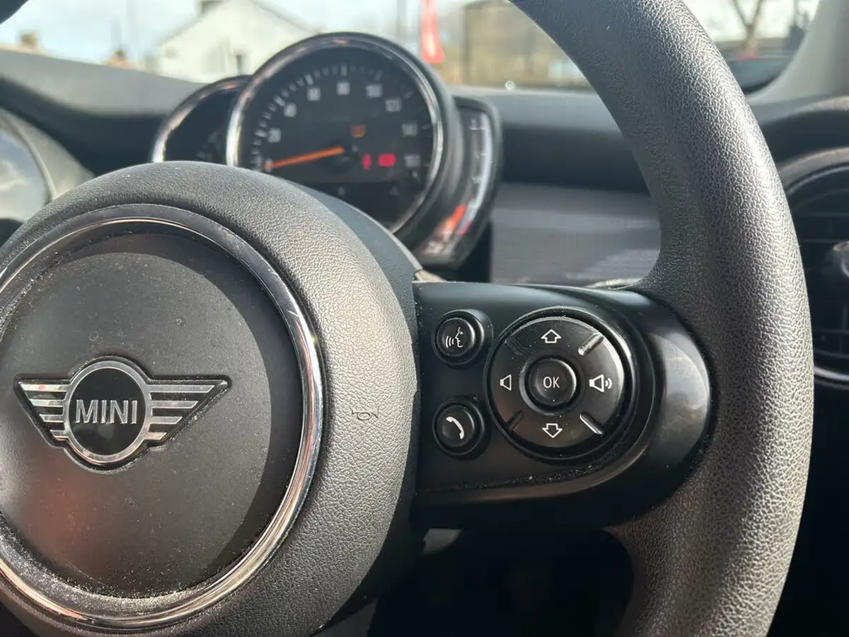 2019-mini-cooper-15-cooper-classic-hatchback-3d-big-17