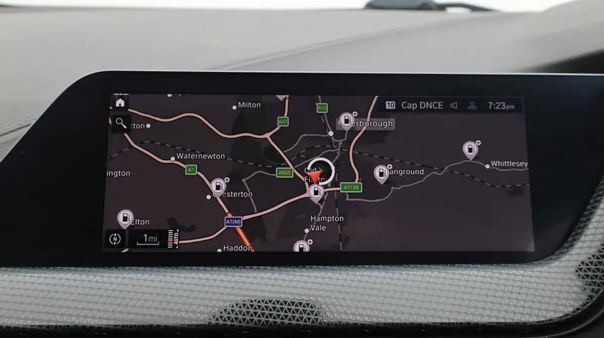 2020-bmw-1-series-15td-116d-sport-big-11
