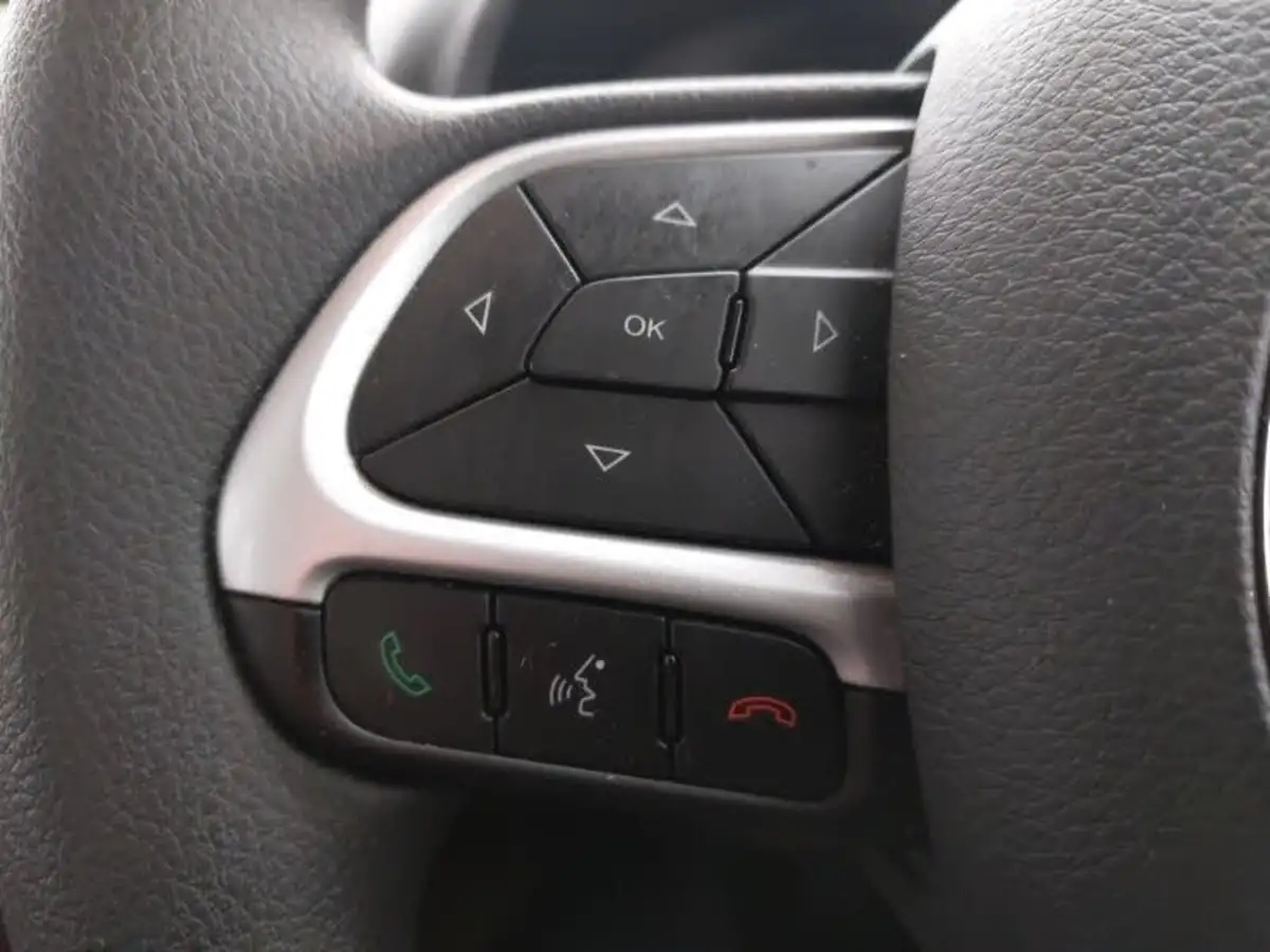 2019-jeep-renegade-10-gse-sport-big-12