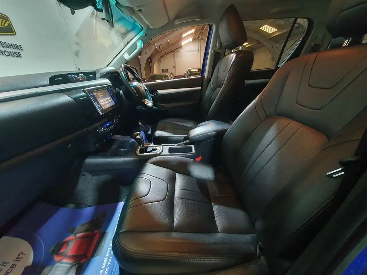 2016-toyota-hi-lux-24d-invincible-x-auto-big-25