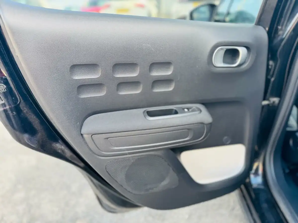 2017-citroen-c3-12-puretech-flair-82ps-big-39