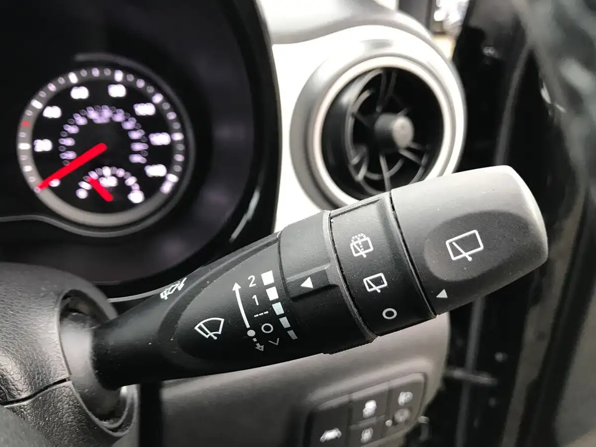 2023-hyundai-i10-10-premium-auto-big-28