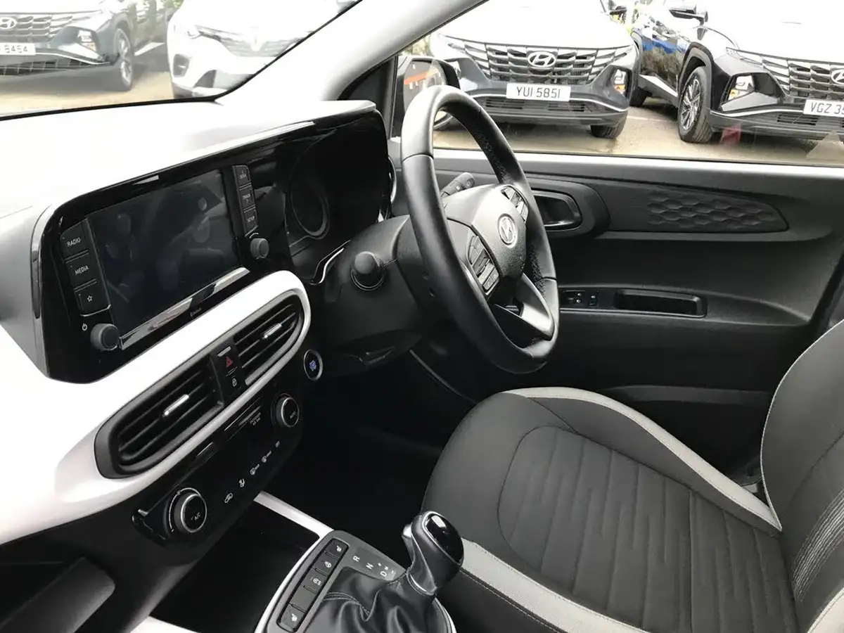 2023-hyundai-i10-10-premium-auto-big-4