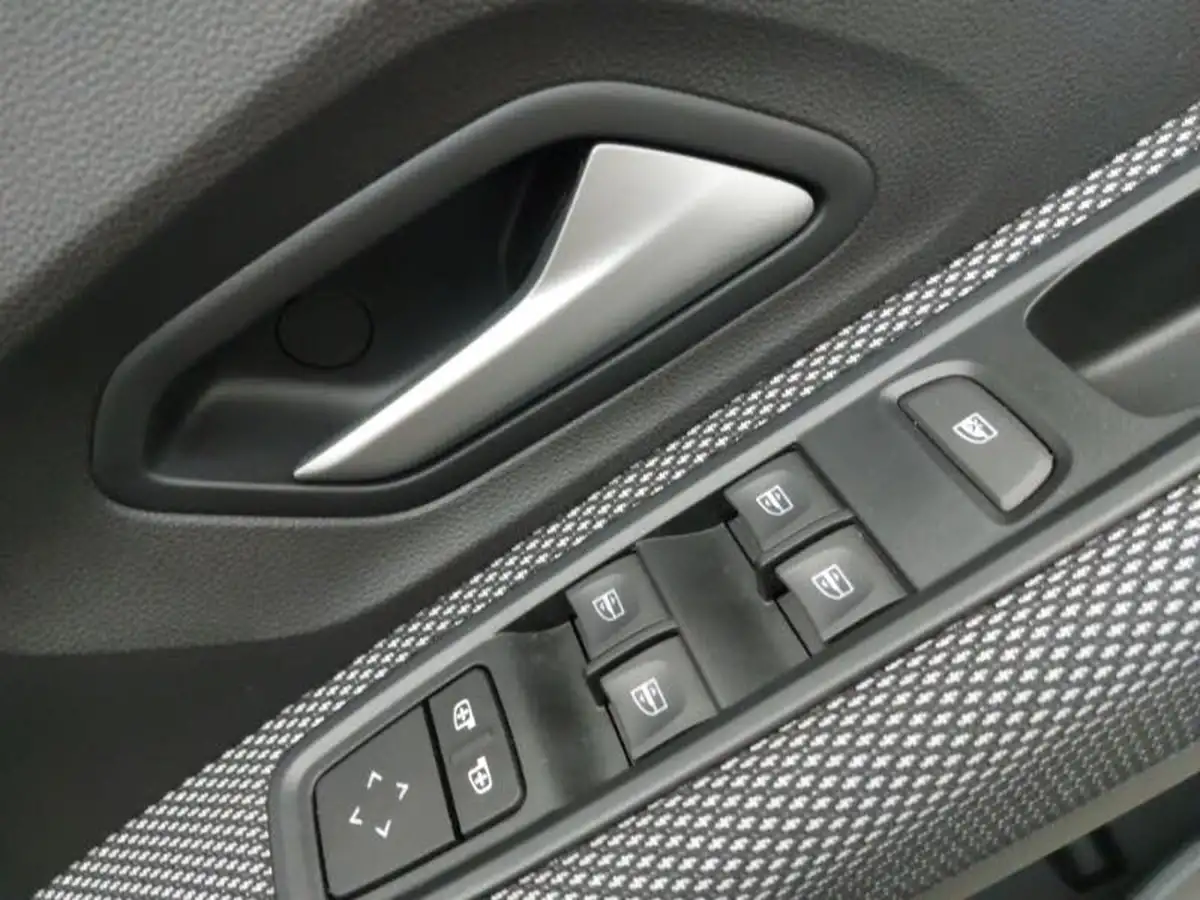 2023-dacia-sandero-stepway-10-tce-expression-90bhp-big-15