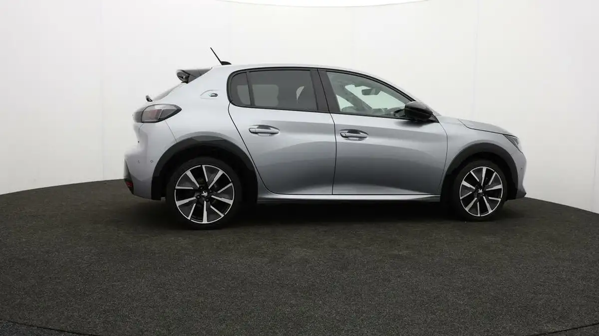 2021-peugeot-208-e-gt-premium-big-29