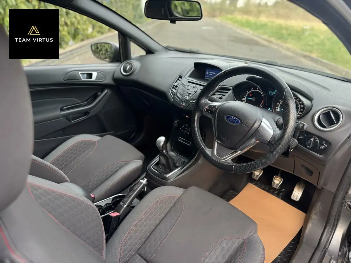 2017-ford-fiesta-10t-st-line-140ps-3d-big-14