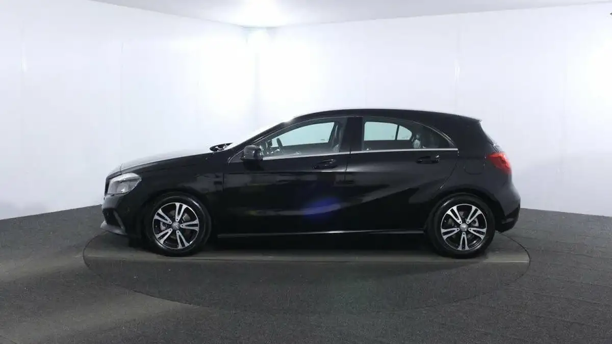 2016-mercedes-benz-a-class-15d-a180d-se-executivess-big-3