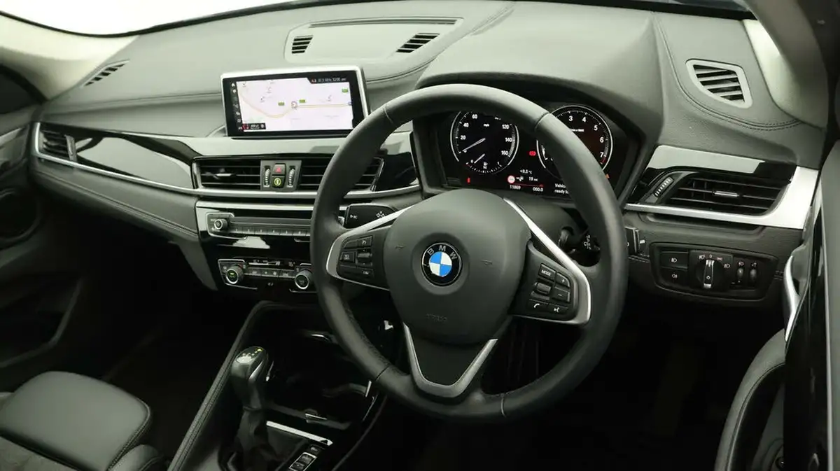 2021-bmw-x1-15-xdrive-25e-phev-sport-big-8