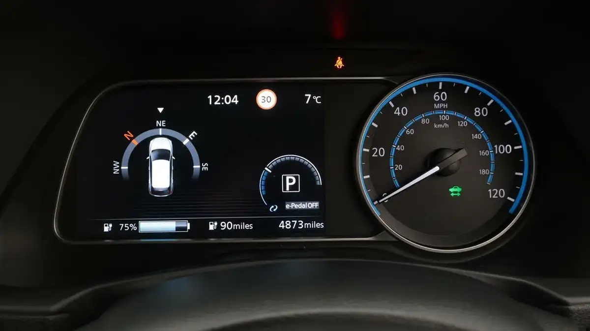 2022-nissan-leaf-e-n-connecta-39kwh-big-10