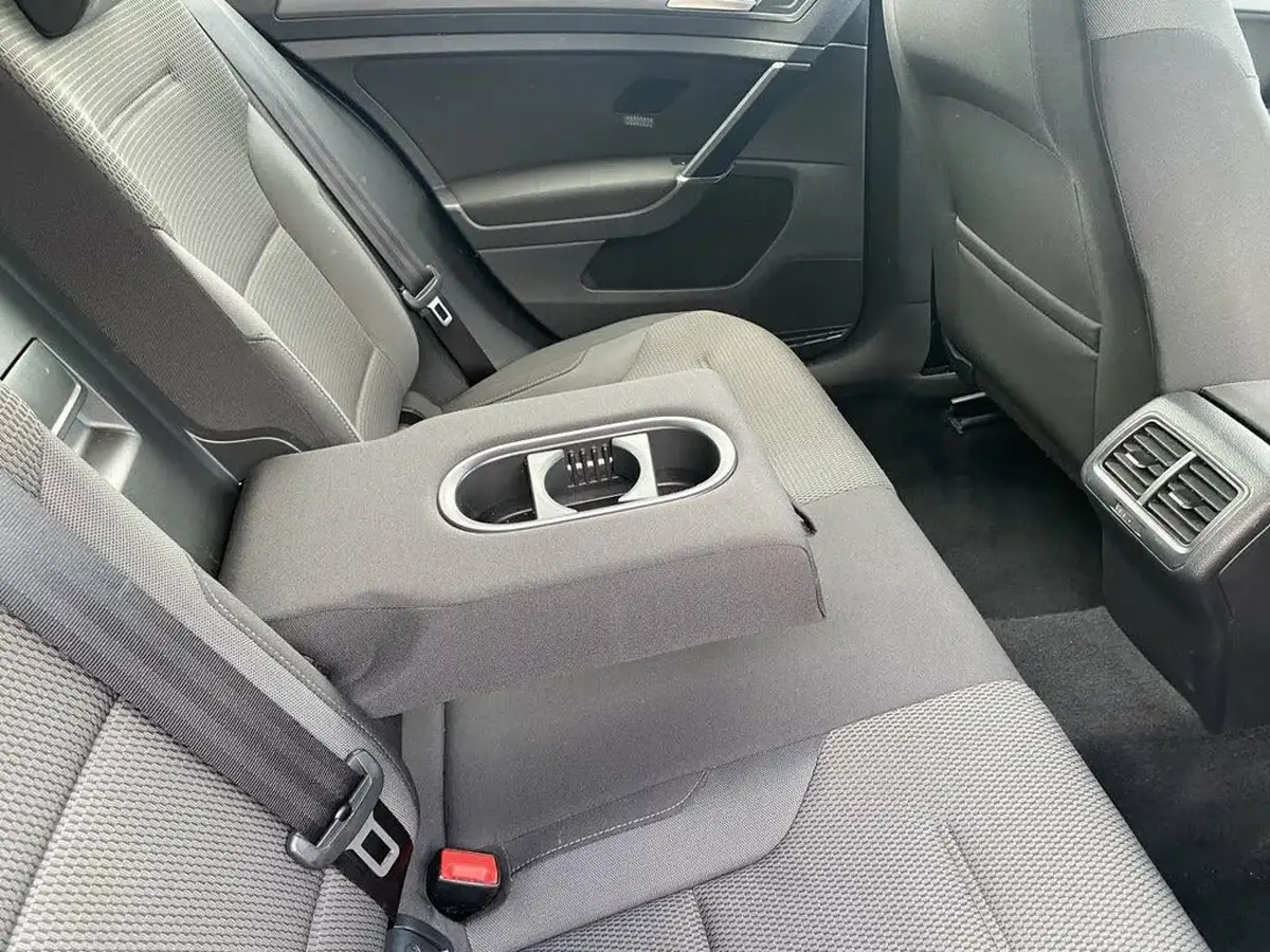 2018-volkswagen-golf-16tdi-se-nav-hatchback-5d-big-19