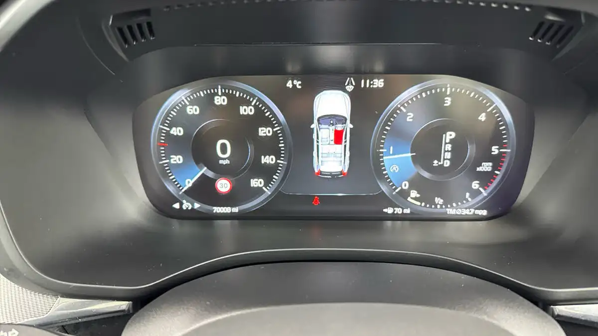2018-volvo-xc60-20td-d4-inscription-4x4-geartronic-big-12